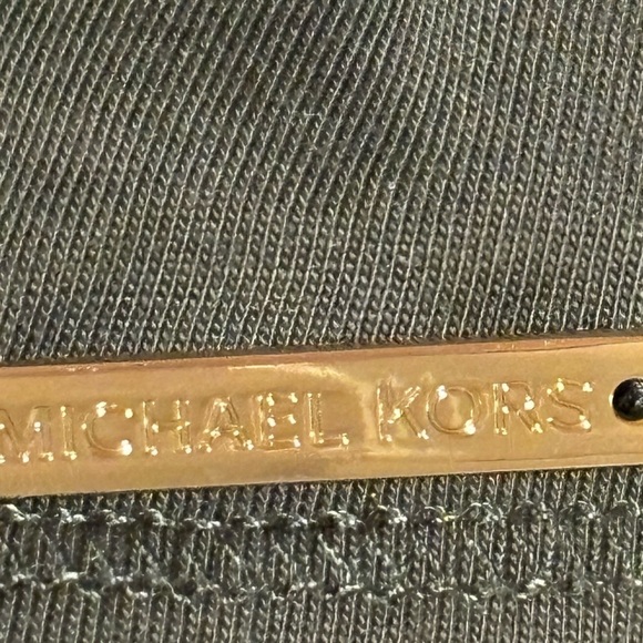 Michael Kors- Green off the shoulder ruffled shirt Size Med - Picture 3 of 5